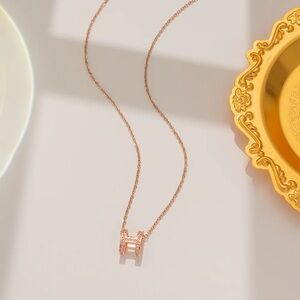 18K Gold Plated Fashion Necklace in Rose Gold